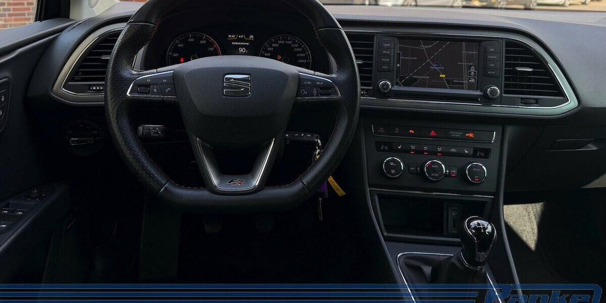 Seat Leon FR 150 TSI*NAV*LED*SHZ*Carplay*PDC*Sound* 155.730 km 9.990 &euro; Berlin 13187
