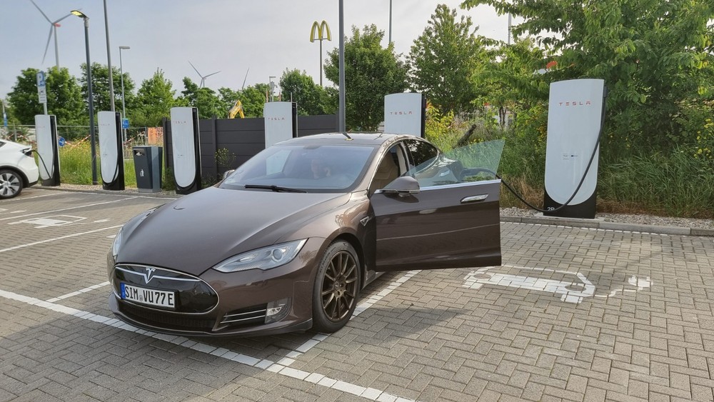Tesla Model S 262.000 km 15.700 &euro; Alterkülz 56288