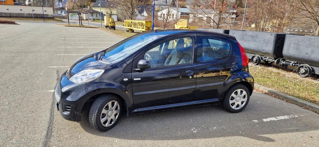 Peugeot 107 72.800 km 3.700 &euro; Aue 08280