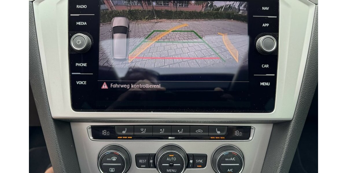 VW Passat Variant 2.0TDI DSG ACC Klima Kam Pano 18´ 188.000 km 10.900 &euro; Erftstadt 50374