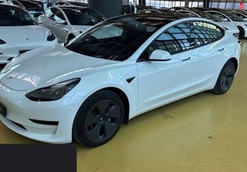 Tesla Model 3 47.176 km 28.400 &euro; Hanau 63457