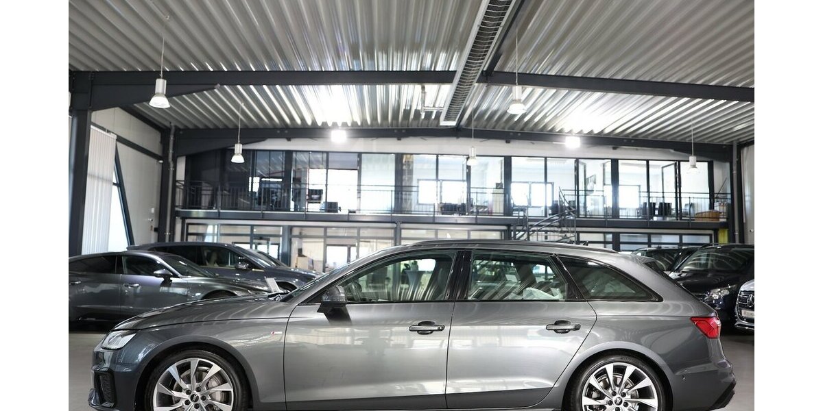 Audi A4 Avant 40 TFSI QUATTRO S-LINE SPORT BLACK TOP 113.000 km 27.444 &euro; Hamm 59077