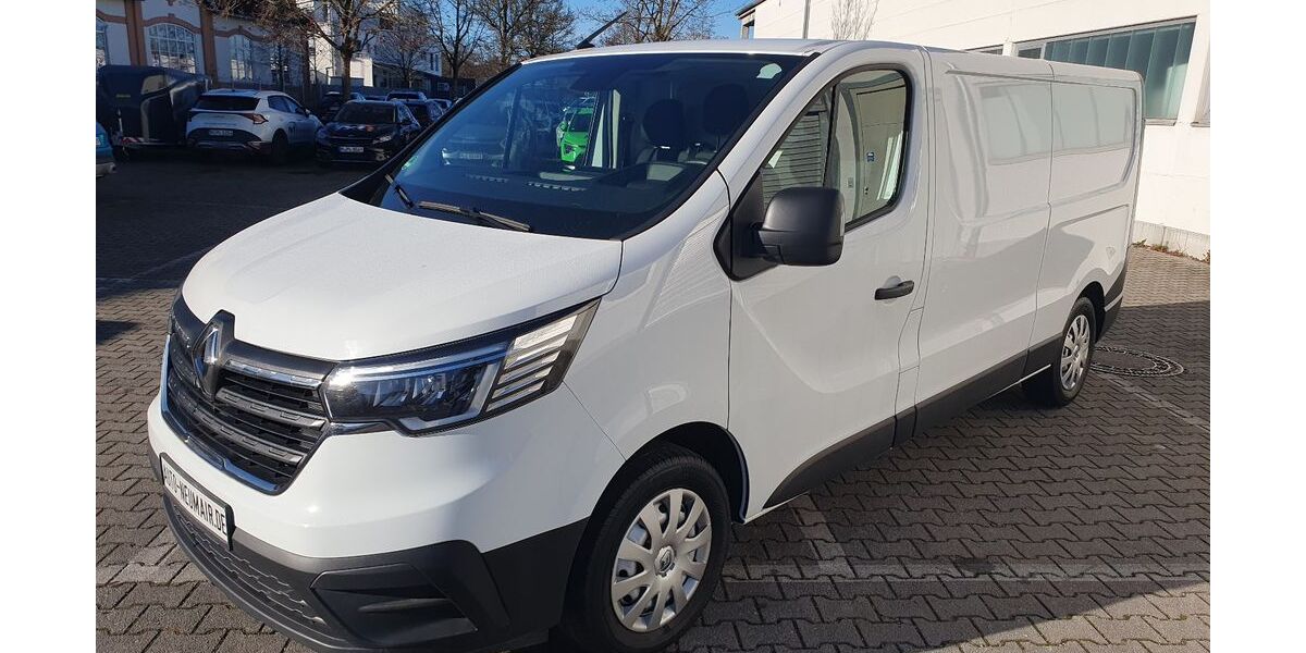 Renault Trafic 70.000 km 21.900 &euro; München 81825