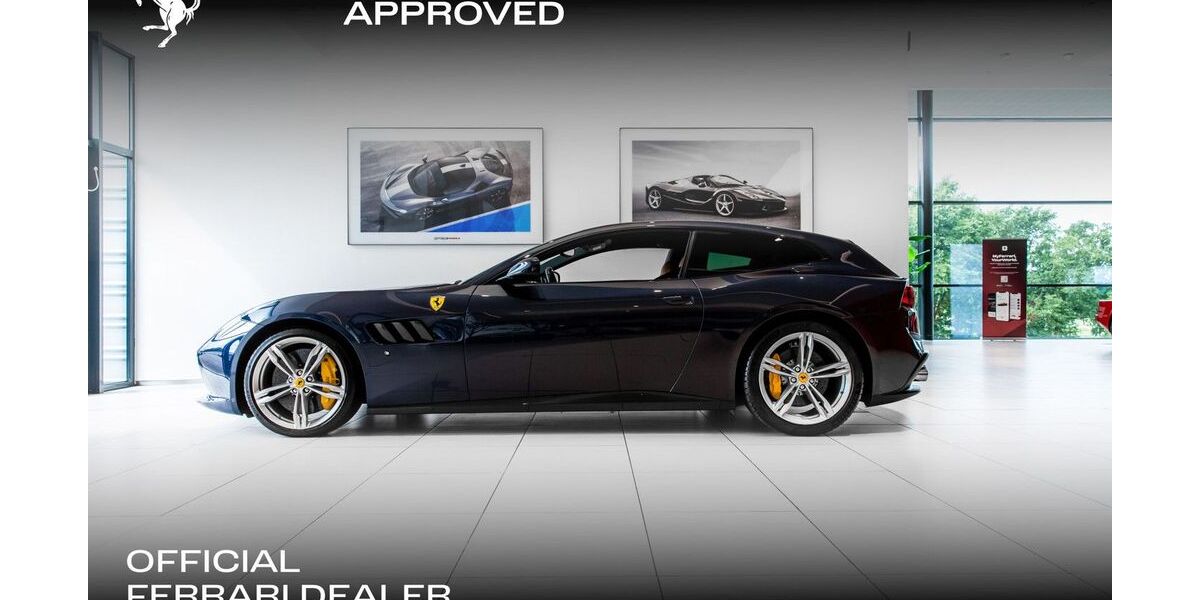Ferrari GTC4Lusso 12.059 km 300.020 &euro; Hengelo 