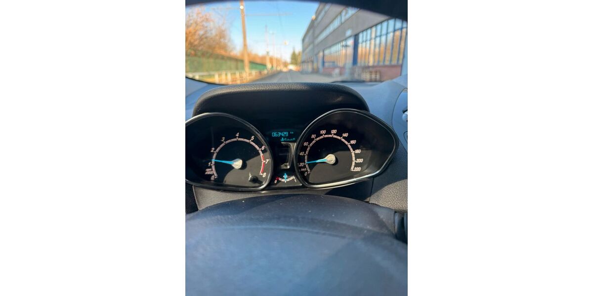 Ford Tourneo Courier 63.460 km 11.400 &euro; Berlin 14199