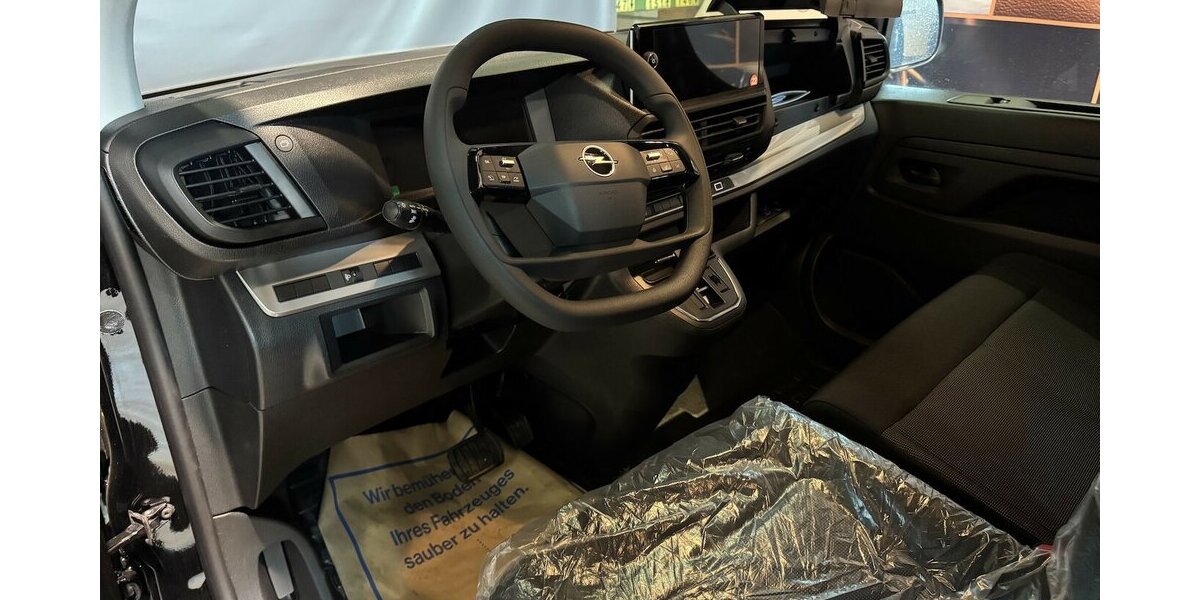 Opel Vivaro XL Extra long 9-Sitzer Klimaautom. AHK 9.900 km 35.999 &euro; Hamburg 22339