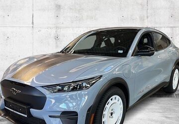 Ford Mustang Mach-E 15.000 km 52.850 &euro; Siegen 57072