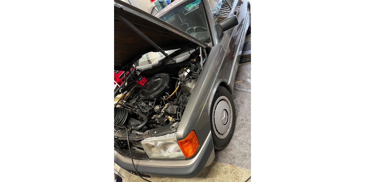 Mercedes-Benz 190 265.166 km 3.750 &euro; Geilenkirchen 52511