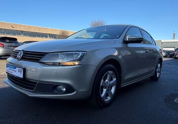 VW Jetta 111.740 km 8.490 &euro; Düsseldorf 40233