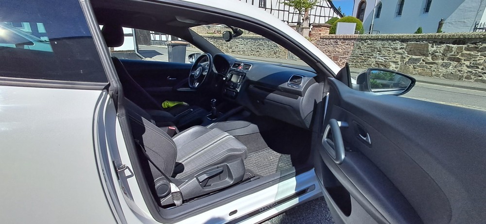 VW Scirocco 133.600 km 7.100 &euro; Euskirchen 53879