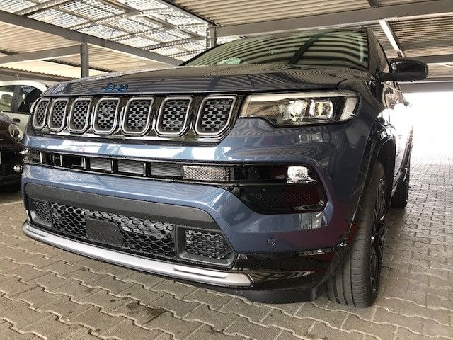 Jeep Compass 700 km 37.790 &euro; Karlsruhe 76185