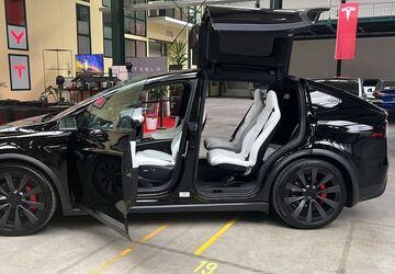 Tesla Model X 45.000 km 99.000 &euro; München 80798