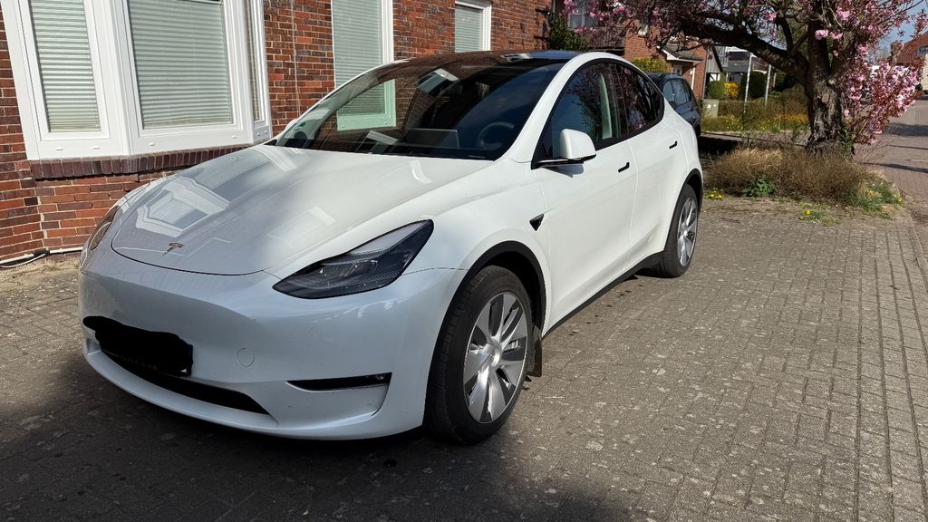 Tesla Model Y 8.000 km 38.000 &euro; Ganderkesee 27777