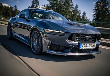 Ford Mustang 25.000 km 74.950 &euro; Hofgeismar 34369