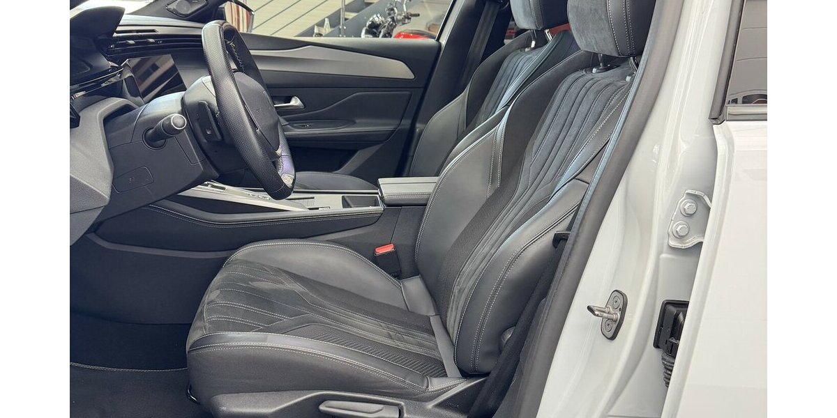 Peugeot 408 GT 130 PureTech EAT8 Focal Panodach 32.000 km 24.370 &euro; Lich 35423