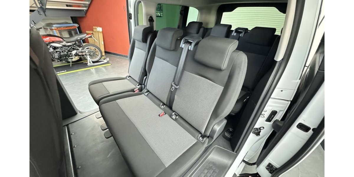 Opel Zafira Life Edition XL 2.0D 180 PS 9 Sitze LED 41.800 km 32.690 &euro; Lich 35423