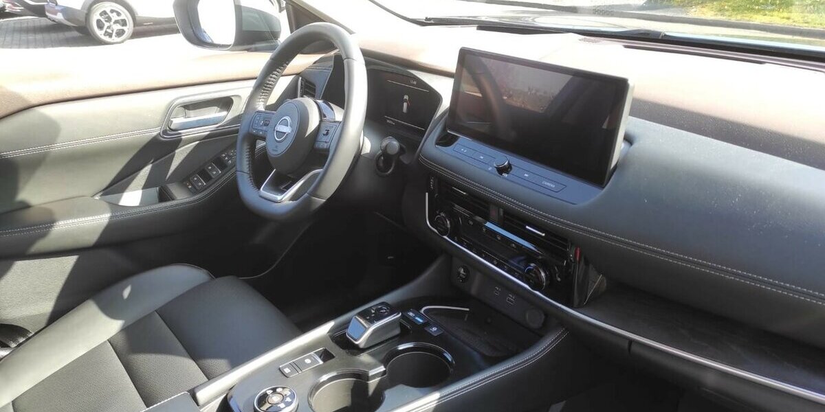 Nissan X-Trail e-Power e-4orce Tekna 4x4 35.698 km 33.000 &euro; Höchstenbach 57629
