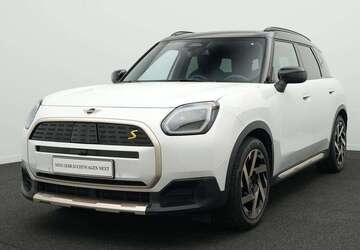 Mini Countryman SE All4 7.918 km 40.704 &euro; München 80788