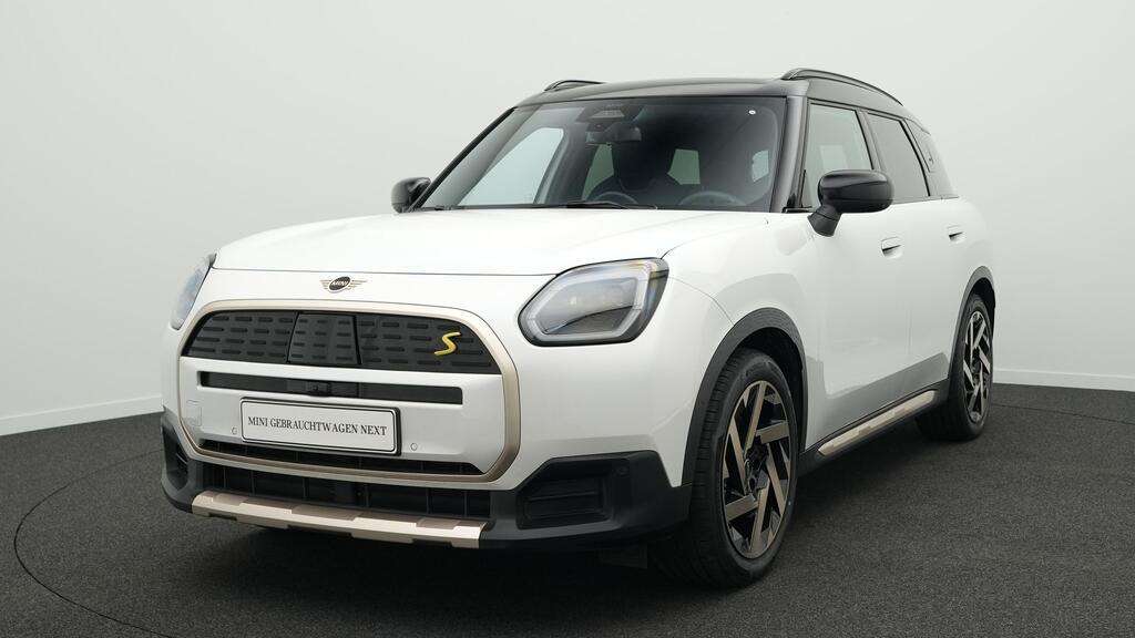 Mini Countryman SE All4 7.918 km 40.704 &euro; München 80788