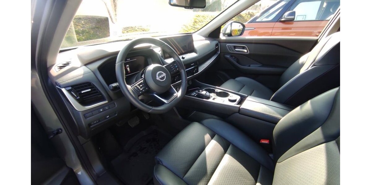 Nissan X-Trail e-Power e-4orce Tekna 4x4 35.698 km 33.000 &euro; Höchstenbach 57629