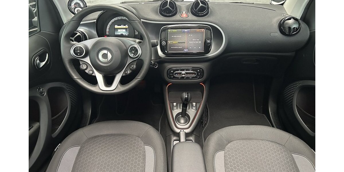Smart ForTwo EQ CABRIO EXCLUSIVE-22KW-RÜCKFAHRKAMERA! 13.660 km 18.249 &euro; Groß-Umstadt 64823