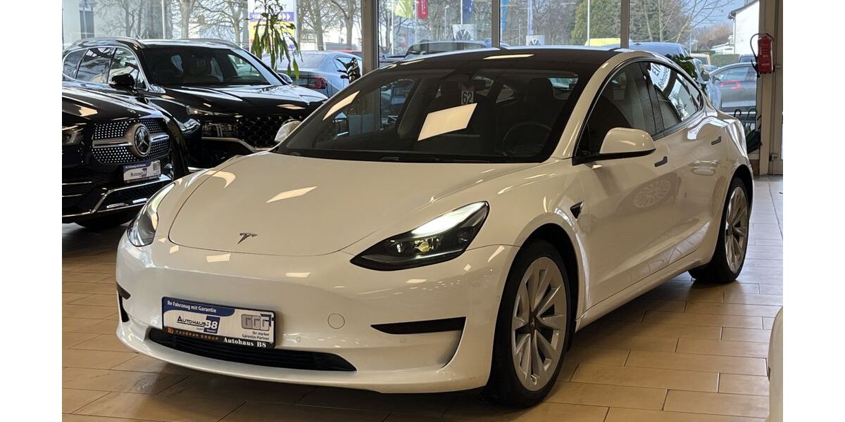 Tesla Model 3 54.919 km 26.900 &euro; Hennef 53773