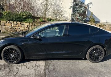 Tesla Model 3 105.700 km 22.900 &euro; Bochum 44795
