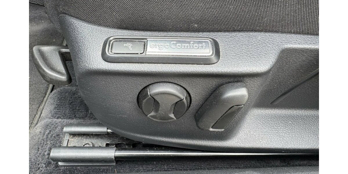 VW Passat Variant 2.0TDI DSG ACC Klima Kam Pano 18´ 188.000 km 10.900 &euro; Erftstadt 50374