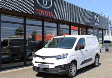 Toyota Proace City 27.646 km 17.490 &euro; Geldern 47608