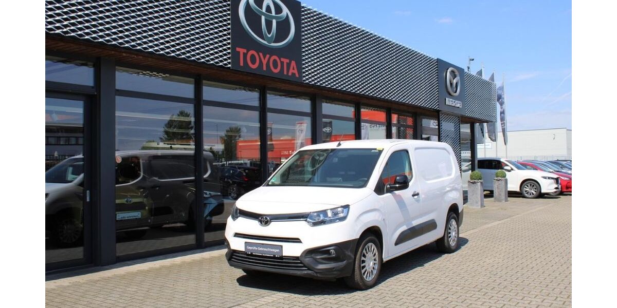 Toyota Proace City 27.646 km 17.490 &euro; Geldern 47608