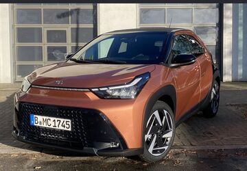 Toyota Aygo (X) 1.901 km 30.390 &euro; Berlin 13403