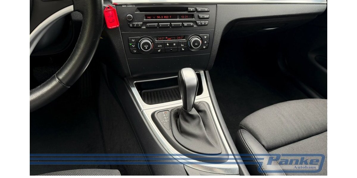 BMW 123d Aut.*Xenon*PDC*AUX*SHZ*Schiebedach*SRA* 200.000 km 6.490 &euro; Berlin 13187