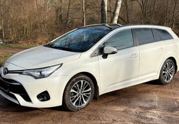 Toyota Avensis 104.000 km 16.980 &euro; Lörrach 79541