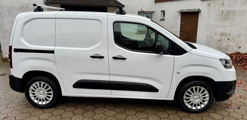 Toyota Proace City 42.126 km 14.000 &euro; Hamburg 21031