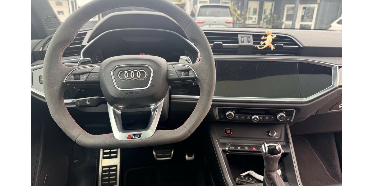 Audi RS Q3 2.5 TFSI quattro/Neuwertig 24.989 km 49.890 &euro; Frankfurt 60386