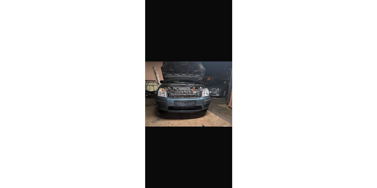 Ford Fusion 74.500 km 3.200 &euro; Roigheim 74255