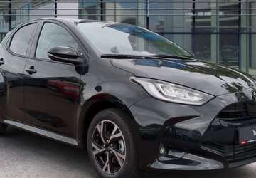 Toyota Yaris 2.900 km 25.990 &euro; Halstenbek 25469