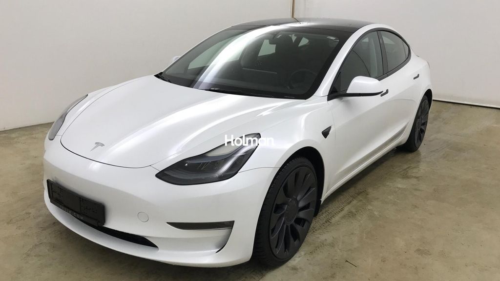 Tesla Model 3 49.290 km 30.728 &euro; Eschborn 65760