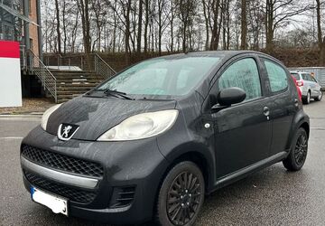 Peugeot 107 110.000 km 2.390 &euro; Hamburg 22765