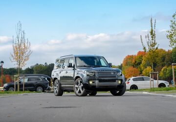 Land Rover Defender 25.000 km 84.250 &euro; München 81929