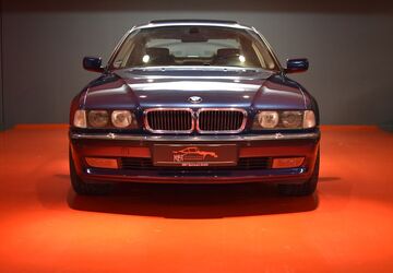 BMW 750 263.468 km 52.900 &euro; München 80538