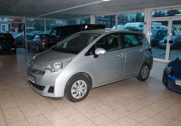 Toyota Verso-S 84.708 km 7.990 &euro; Bad Oldesloe 23843