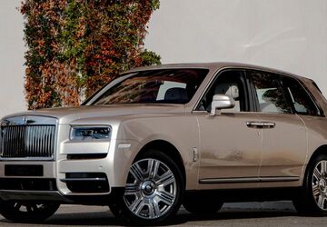 Rolls Royce Cullinan 4.795 km 384.000 &euro; Monaco 98000