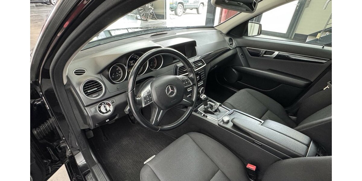 Mercedes-Benz C 220 CDI BlueEfficiency Sitzheizung Navi 186.000 km 6.850 &euro; Lich 35423