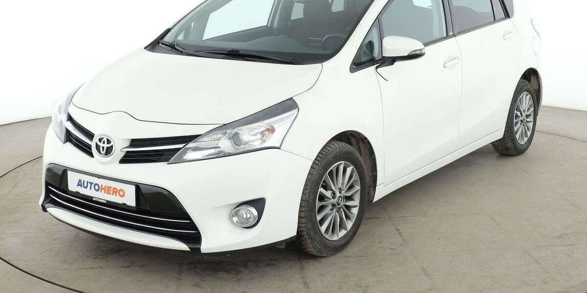 Toyota Verso 89.556 km 12.990 &euro; Dresden 01187