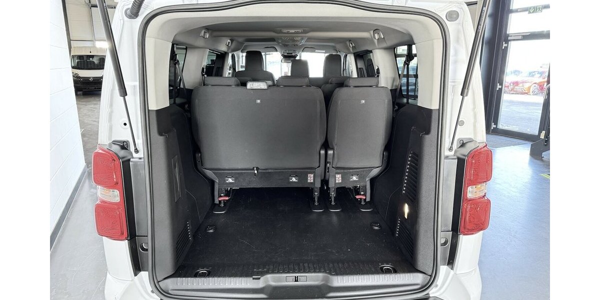 Opel Zafira Life Edition XL 2.0D 180 PS 9 Sitze LED 41.800 km 32.690 &euro; Lich 35423