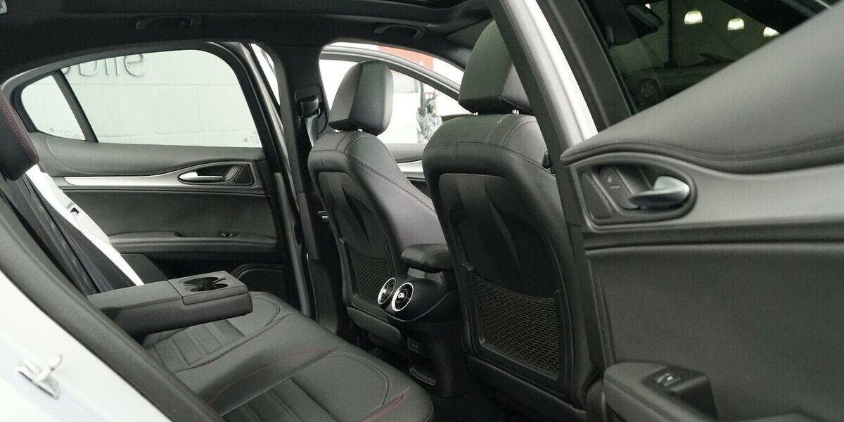 Alfa Romeo Stelvio 2.2 D Competizione Q4 ALLRAD LEDER AHK 45.000 km 37.990 &euro; Lich 35423