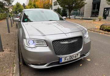 Chrysler 300C 97.400 km 17.300 &euro; Frankfurt 60487