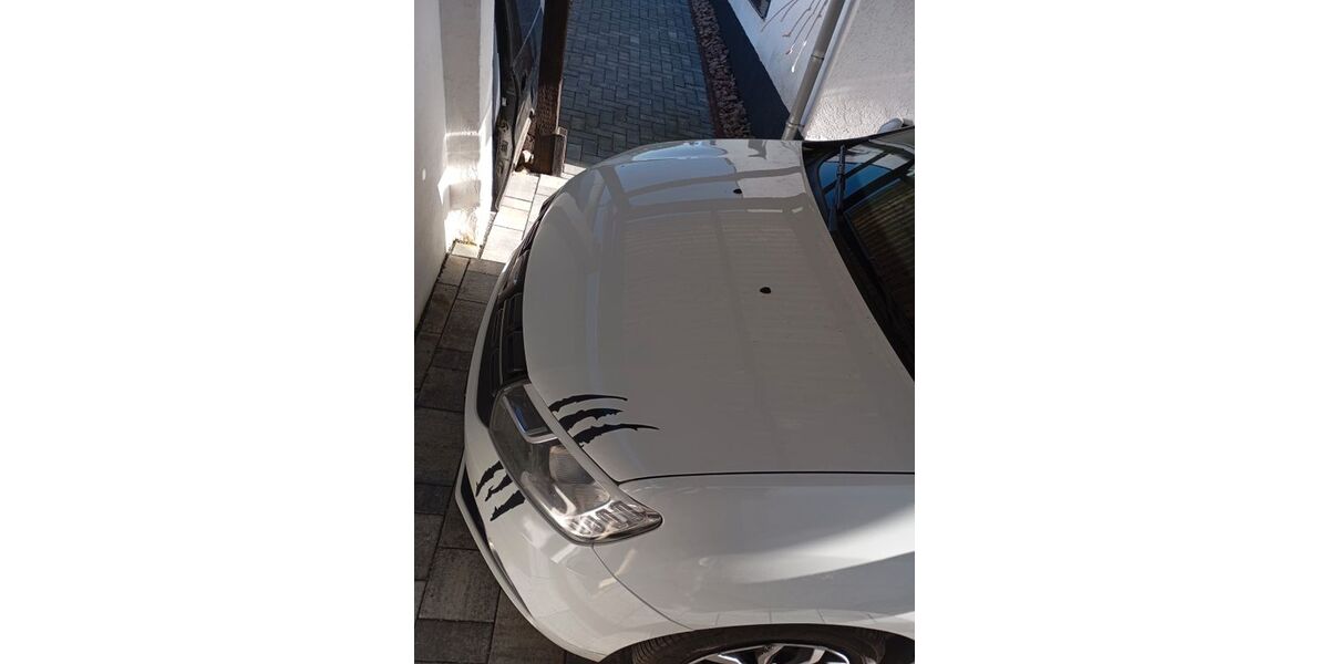 Dacia Logan 121.500 km 7.500 &euro; Grödel 01612