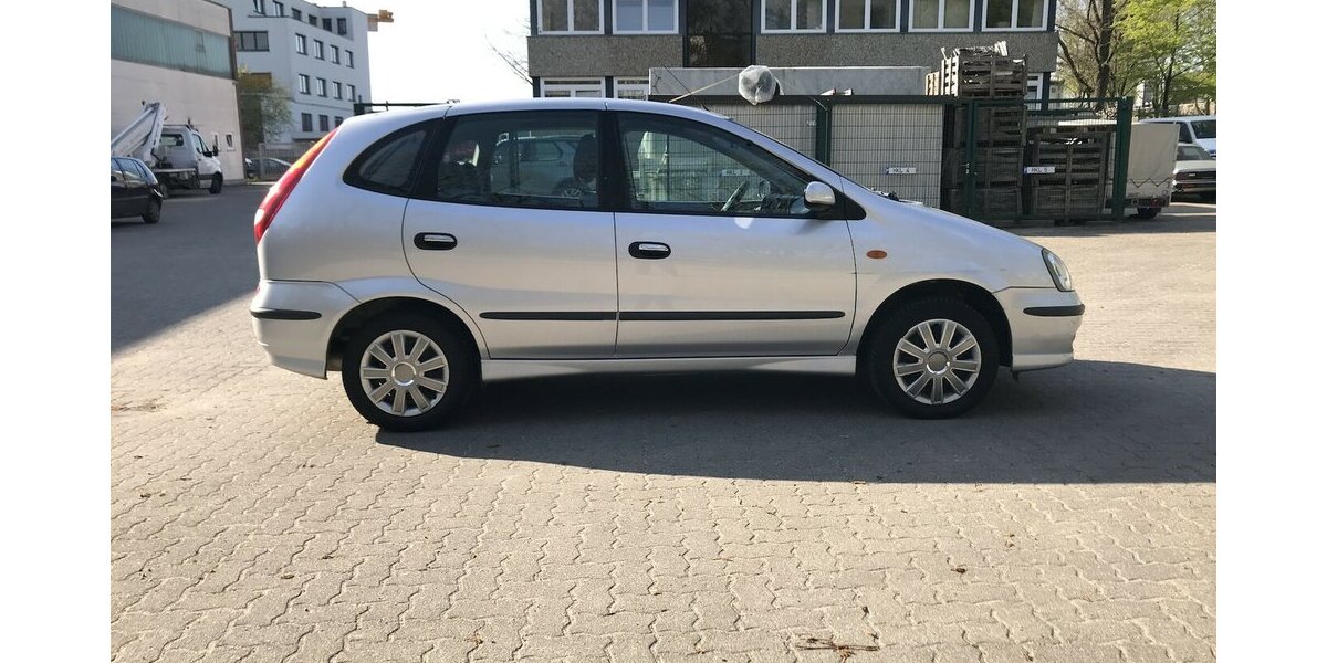 Nissan Almera Tino Luxury 189.500 km 1.999 &euro; Hamburg 22339